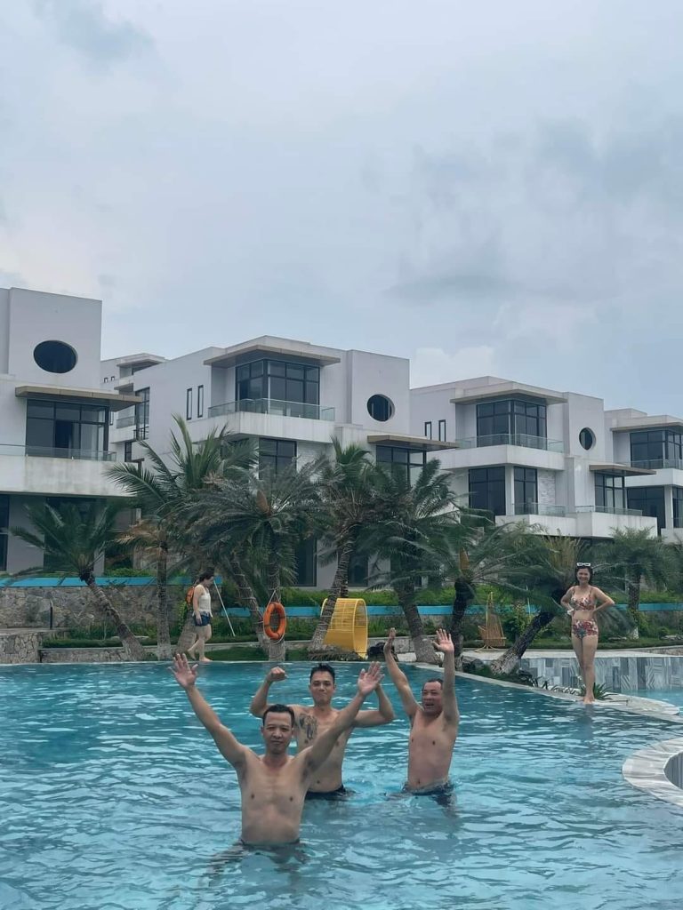 Bể bơi Eden Grand Pool Legacy Hill Lương Sơn