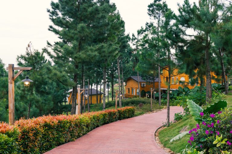 Bungalow Legacy Hill Lương Sơn giữa không gian xanh